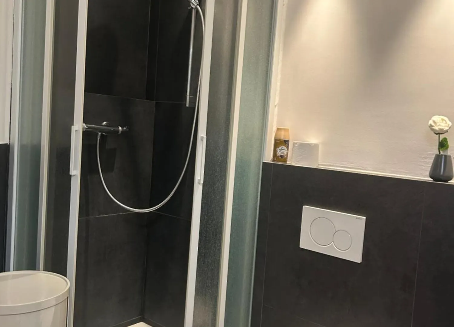 Bilocale Red House - Two Room Apartment Red House, Cosy Flat Milaan